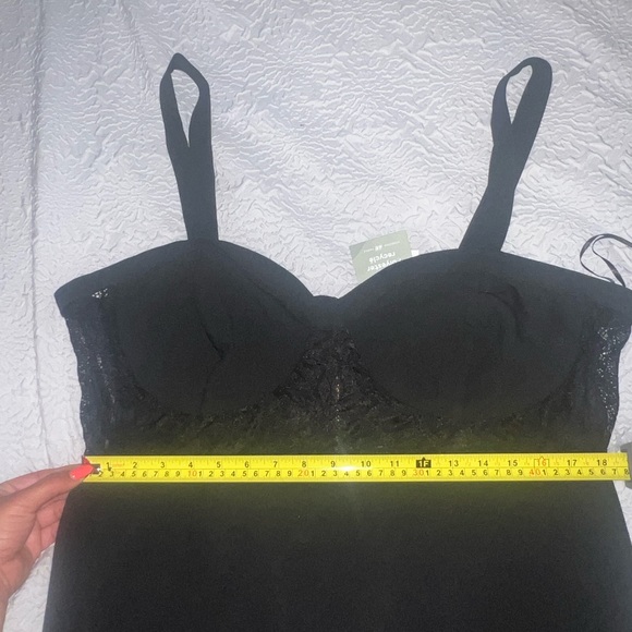 Lace detail mini dress - Picture 7 of 7